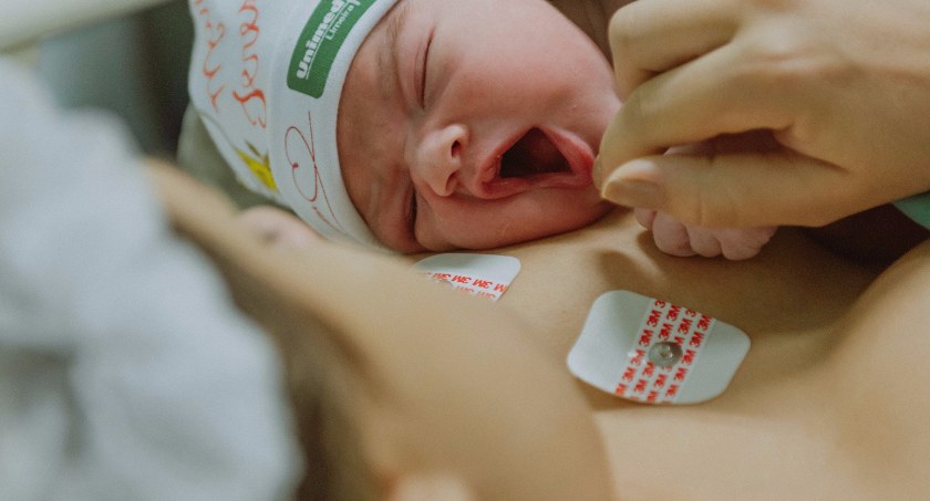 Kobiety oceniają swój pobyt na porodówce w ankiecie./Fot.Pexels.com