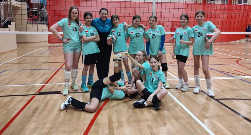 Dziewczyny z Wyszkowa rozegrały znakomite spotkania/ zdjęcie: FB UKS Volley Wyszków