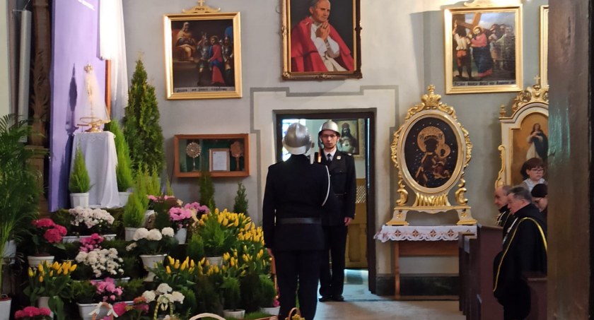 W wielu krajach, zwłaszcza w Polsce, jest to jedno z najważniejszych i najbardziej uroczystych nabożeństw/zdjęcie: FB OSP Trzcianka