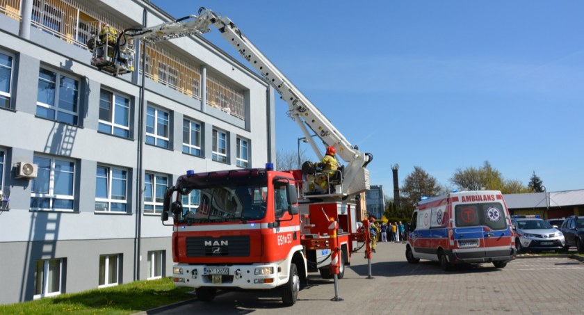W grze decyzyjnej wzięli udział m.in. przedstawiciele policji, straży pożarnej, służb medycznych/zdjęcie: Powiat Wyszkowski