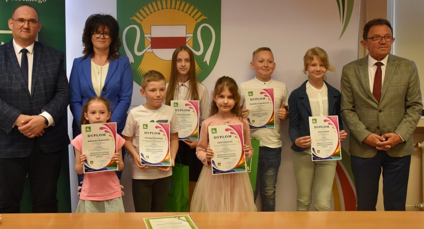 Na konkurs wpłynęły prace z 28 szkół z terenu powiatu wyszkowskiego i pułtuskiego/ zdjęcie: Powiat Wyszkowski