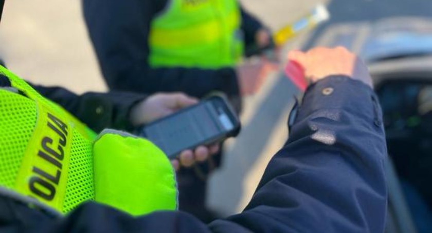 W terenie zabudowanym pędził z prędkością 108 km/h na tzw. „pięćdziesiątce”/ zdjęcie: KPP Wyszków