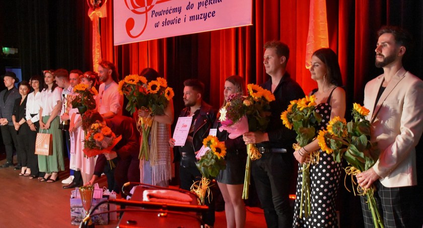 XXX Ogólnopolskiego Festiwalu Piosenki lat 60. i 70./zdjęcie: Powiat Wyszkowski 