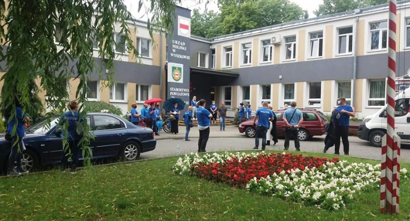 Pamiętamy! - piszą nauczyciele szkolnictwa specjalnego/zdjęcie: FB OSW Wyszków (protest z 24 czerwca 2020).