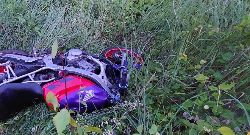 Zderzenie osóbki i motocykla/zdjęcie: FB OSP Brańszczyk 