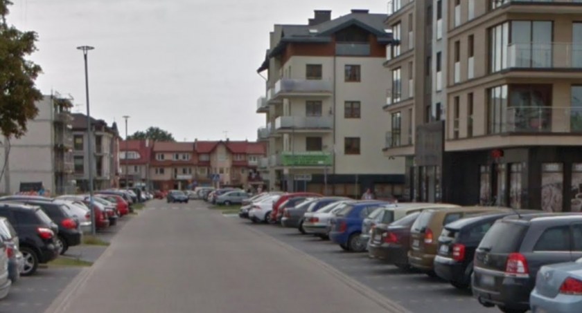 Mężczyzna skoczył z drugiego piętra bloku przy ul. Chopina w Wyszkowie/zdjęcie: screen Google Earth