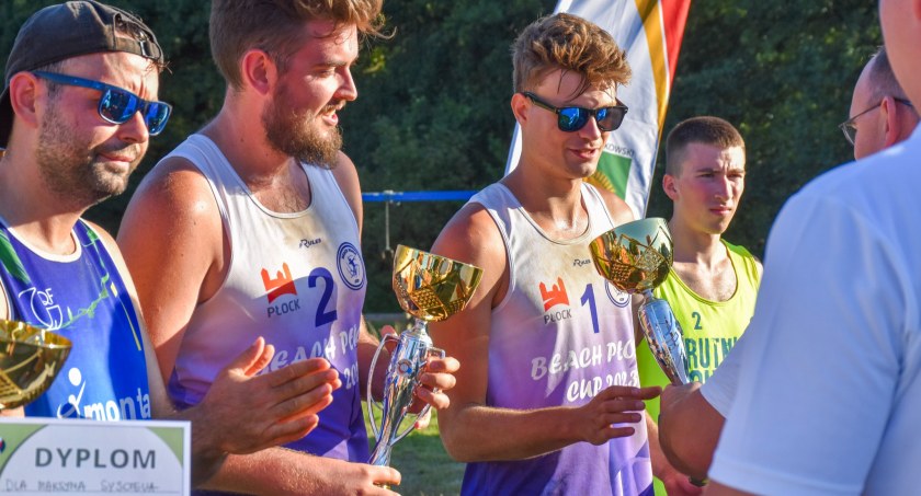 Na laureatów czekały pamiątkowe puchary, dyplomy oraz nagrody rzeczowe /zdjęcie: Powiat Wyszkowski 