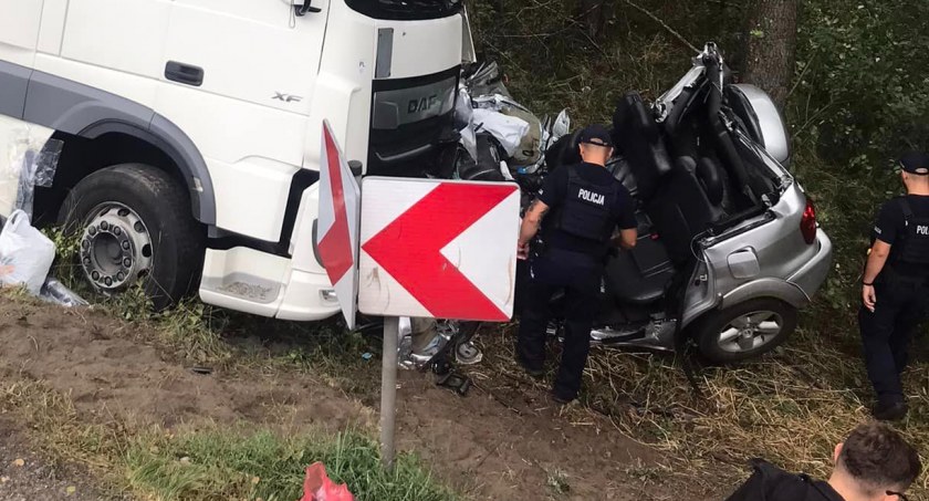 Droga nr 62 zablokowana /zdjęcie: KPPSP w Wyszkowie 