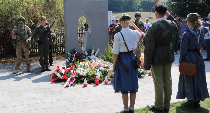 Odsłonięcie pomnika ppor. hm. AK Tadeusza Zawadzkiego 