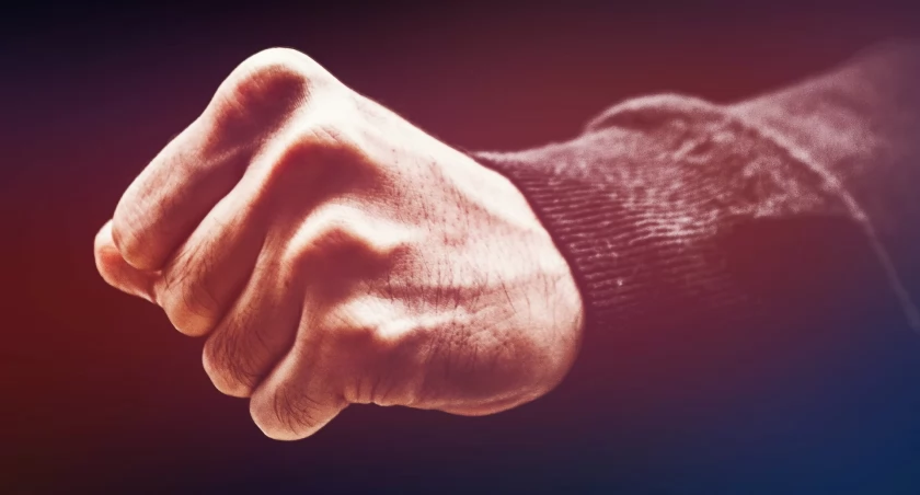 Z otrzymanego zgłoszenia wynikało, że 56-letni agresywny mężczyzna wszczął awanturę ze swoją matką. / Zdjęcie: pexels.com 