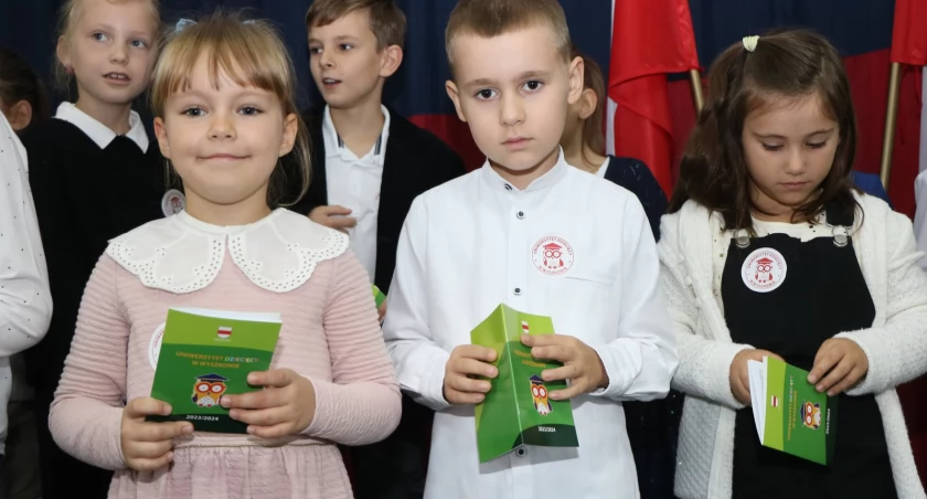 Młodzi studenci wprowadzani są w świat różnych dziedzin nauki. / Zdjęcie: Gmina Wyszków