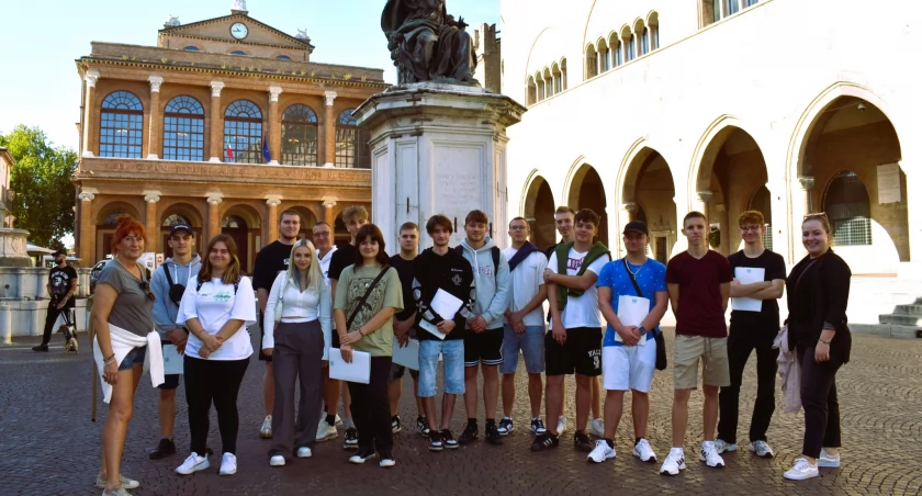 Tuż po przyjeździe do Rimini uczestniczyli w kursie języka włoskiego, co pozwoliło im na lepszą komunikację w miejscu stażu. / Zdjęcie: 