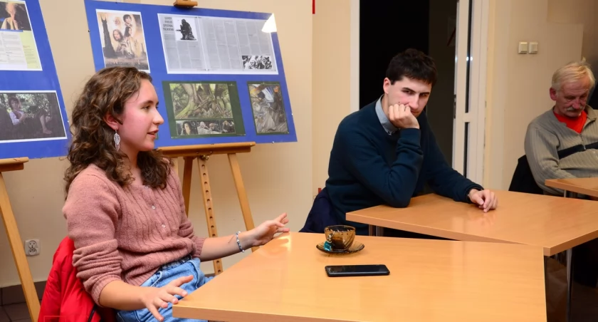 Dyskusyjny Klubu Książki spotyka się w pierwsze czwartki miesiąca. / Zdjęcie: Miejsko-Gminna Biblioteka Publiczna w Wyszkowie 