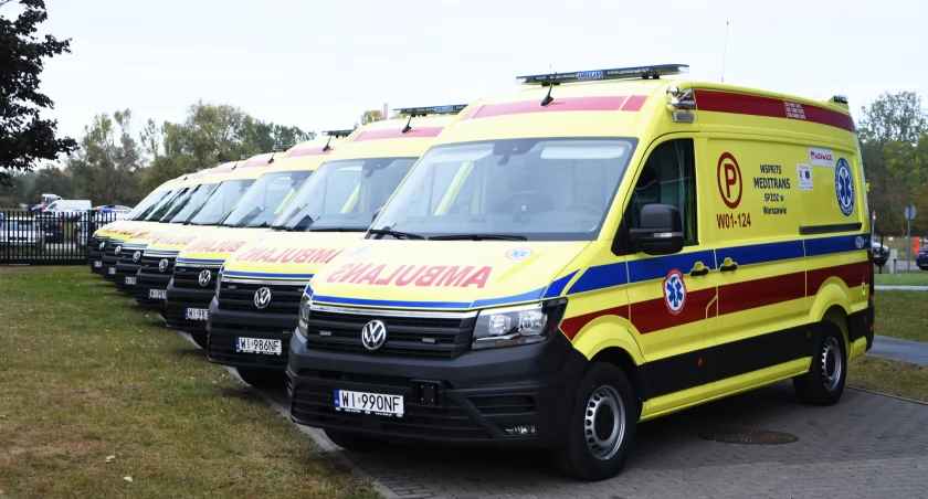 Mazowieckie stacje pogotowia ratunkowego i podmioty lecznicze do tej pory otrzymały już 128 ambulansów. / Zdjęcie: Urząd Marszałkowski Województwa Mazowieckiego 