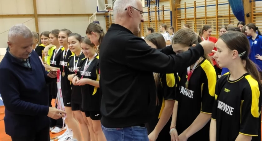 Drużyna z Zabrodzia zwyciężyła w finale XXVI Mazowieckich Igrzysk Młodzieży Szkolnej. / Zdjęcie: SP Zabrodzie
