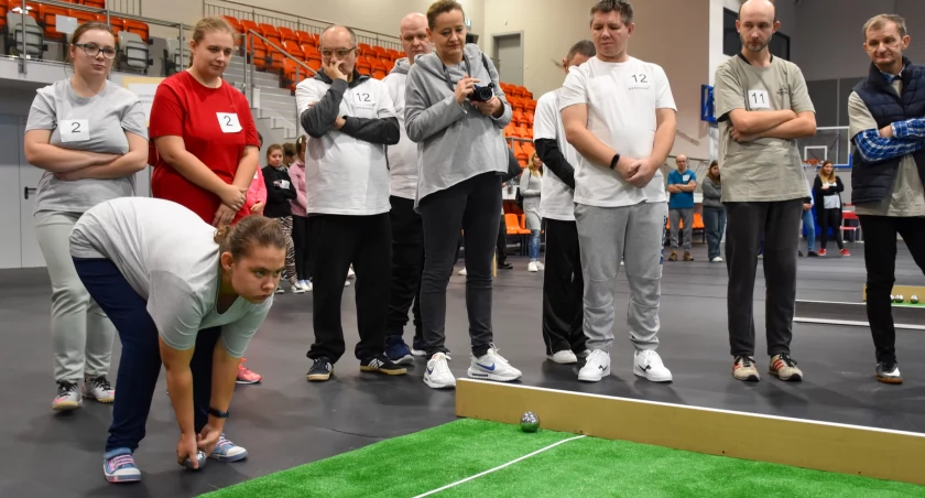 Osoby z niepełnosprawnościami rywalizowały w Bocce. / Zdjęcie: Powiat Wyszkowski 