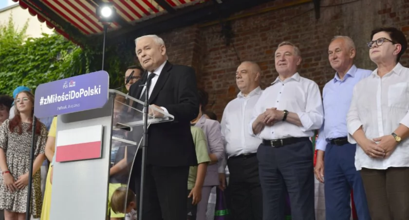 Liderzy PiS na pikniku w Pułtusku. Lipiec 2023 roku.