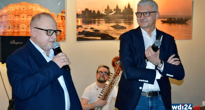 O kraju pełnym kontrastów opowiadali autorzy fotografii. / Zdjęcie: wdi24.pl 