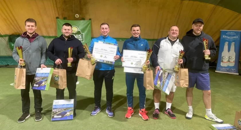 Zwycięzcy mistrzostw w deblu. / Zdjęcie: Tenis w Rybienku Leśnym 
