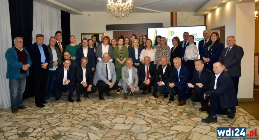 Prezentacja kandydatów KWW Porozumienie Służy Ludziom - Trzecia Droga. / Zdjęcie: wdi24.pl