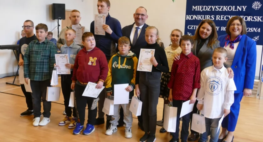 Ministra wzięła udział m.in. we wręczaniu nagród w konkursie. / Zdjęcie: Fb OSW Wyszków