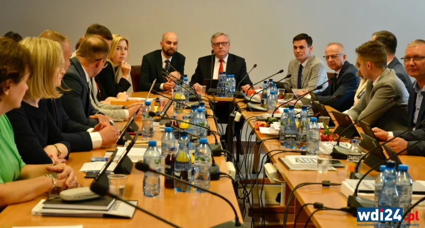 Na pierwszej sesji nowej Rady Miejskiej wybrano dwóch wiceprzewodniczących rady. / Zdjęcie: wdi24.pl 