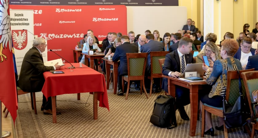 Ślubowanie złożyło 51 nowo wybranych radnych – aż 27 z nich to debiutanci. / Zdjęcie: UMWM/fot.Amina Księżopolska