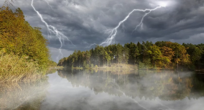 Mogą pojawić się burze. / Zdjęcie: freepik.com 