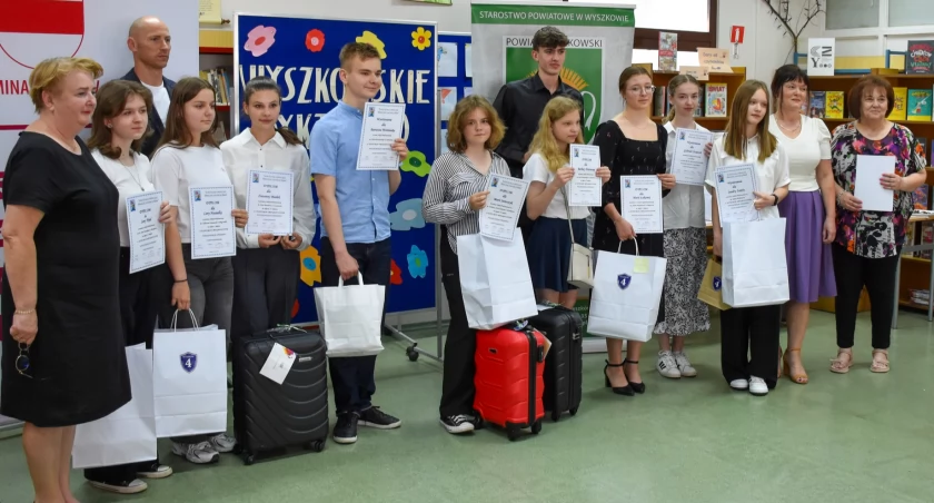  Co roku w ortograficznych zmaganiach udział bierze około stu uczestników. / Zdjęcie: Powiat Wyszkowski 