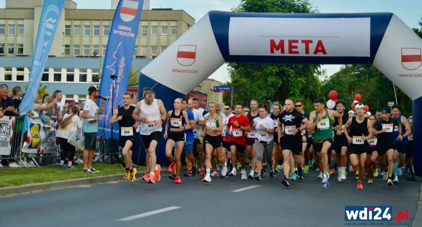 Zawodnicy mieli do pokonania 2,5-kilometrową pętlę. / Zdjęcie: wdi24.pl