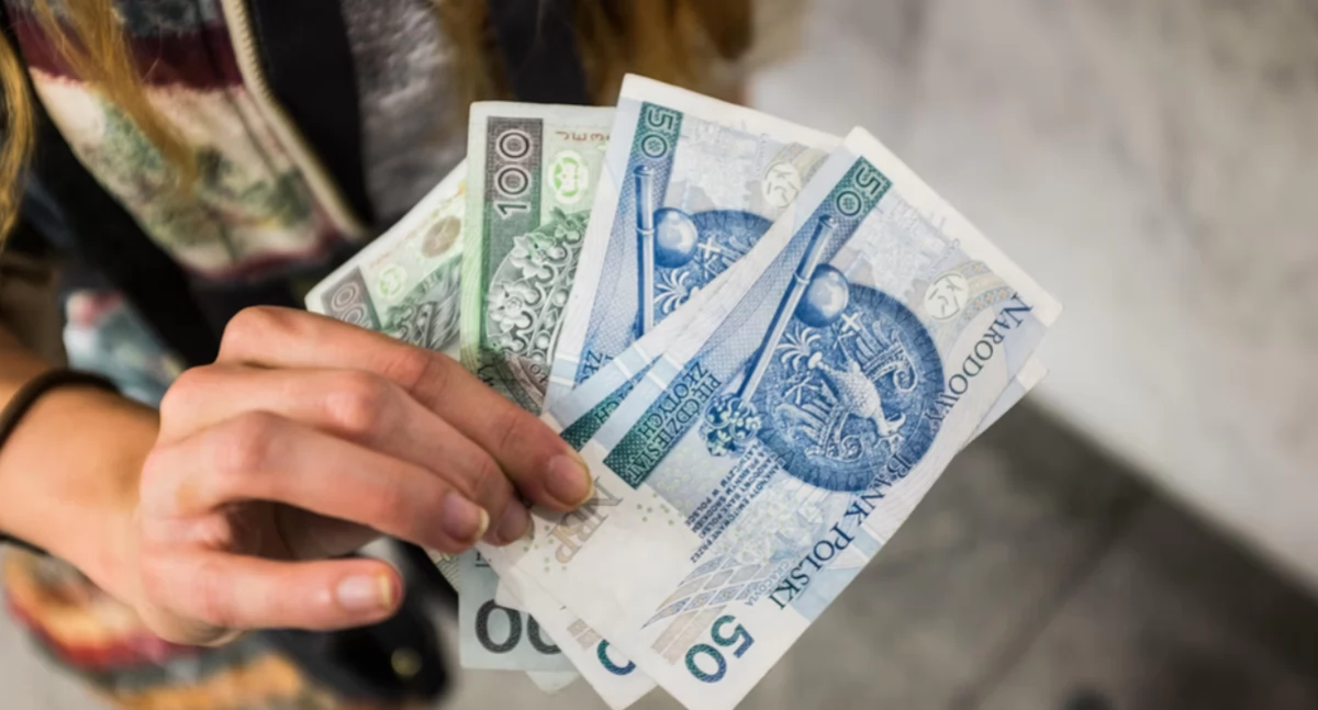 Finanse, kwietniu startuje turystyczny wakacje każdego - zdjęcie, fotografia