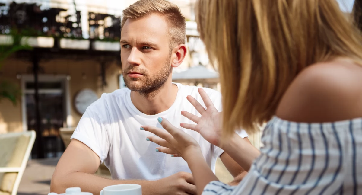Niska inteligencja emocjonalna może utrudniać nie tylko komunikację z innymi, ale także zarządzanie własnymi emocjami. / Zdjęcie: freepik.com 