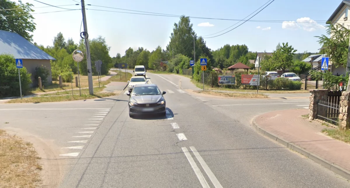 Projekt obejmuje nie tylko montaż świateł, ale także modernizację trzech istniejących przejść dla pieszych i budowę nowego. / Zdjęcie: Google Earth 