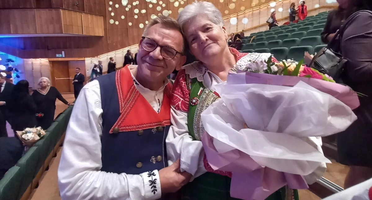 Odznaczenie, przyznawane osobom wyróżniającym się w tworzeniu, upowszechnianiu i ochronie kultury przez Ministerstwo Kultury i Dziedzictwa Narodowego, Halina Witkowska odebrała podczas Gali Narodowego Instytutu Dziedzictwa. / Zdjęcie: FB Kuźnia Kurpiowska  