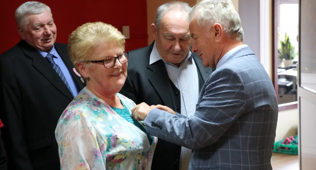 Pół wieku razem i więcej. W Długosiodle świętowano małżeńskie jubileusze