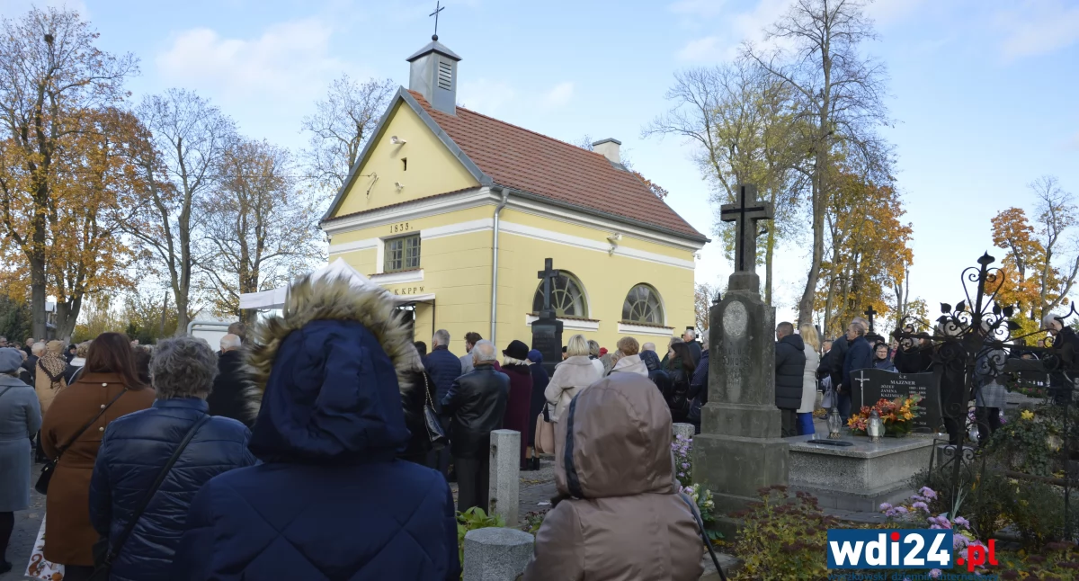 1 listopada – Wszystkich Świętych. Gdzie i o której odbędą się msze w Wyszkowie?