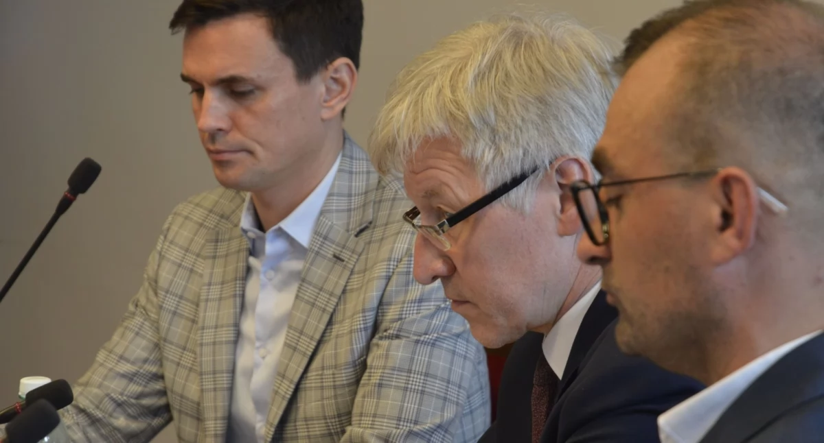 Radni Wspólnoty Samorządowej ostrzegają: „Budżet może stracić 3,3 mln zł”. Chcą cięć w Radzie i ograniczenia liczby zastępców burmistrza
