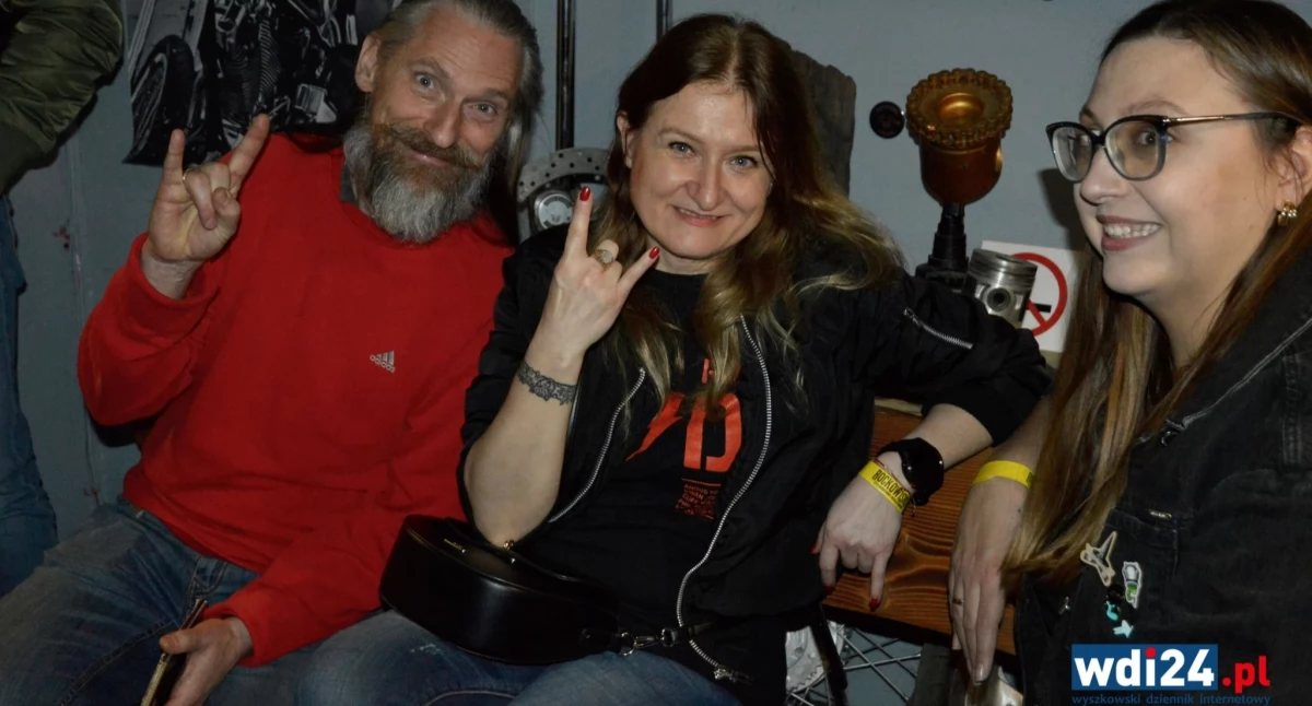 Rockowisko przyciągnęło tłumy. Andrzejkowy koncert z mocnym brzmieniem i świetnym klimatem
