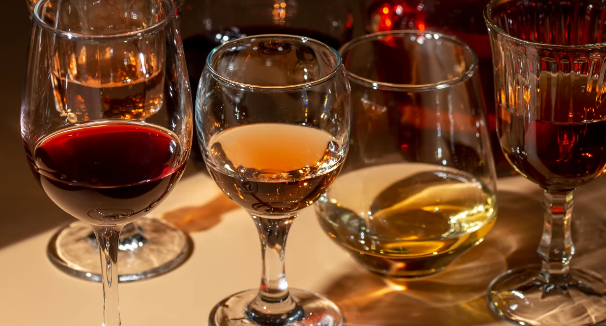 Ekspertka podkreśla, że nie istnieje bezpieczny rodzaj alkoholu. / Zdjęcie: freepik.com 