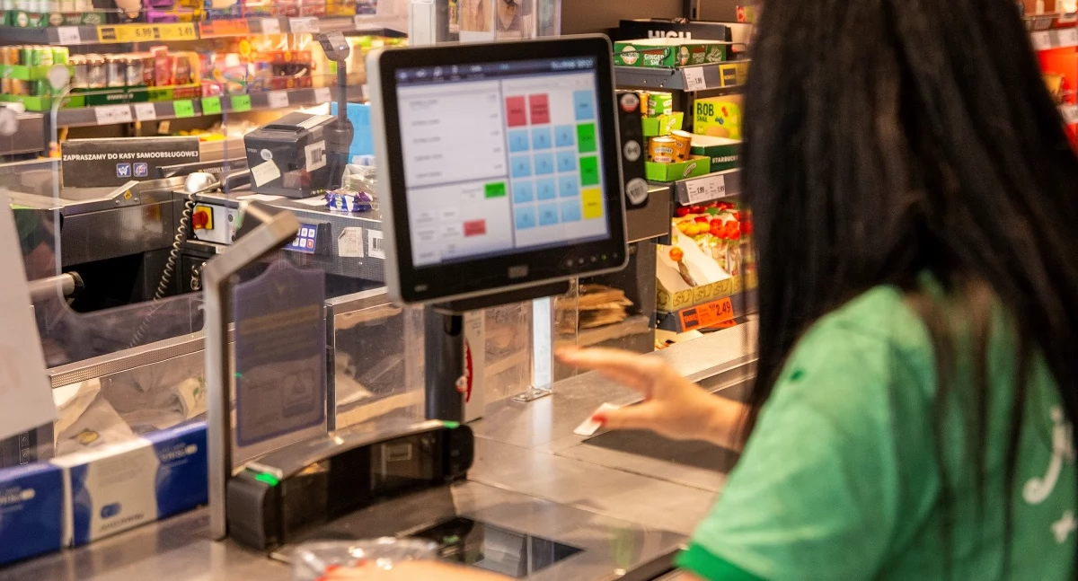 W listopadzie br. spośród najczęściej kupowanych przez Polaków kategorii produktów (17 analizowanych) najbardziej podrożały używki. / Zdjęcie: MondayNews