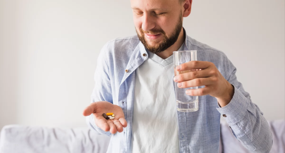 Należy jednak pamiętać, że preparaty magnezowe nie są w stanie zastąpić zbilansowanej diety i powinny być stosowane rozsądnie.  / Zdjęcie: freepik.com 