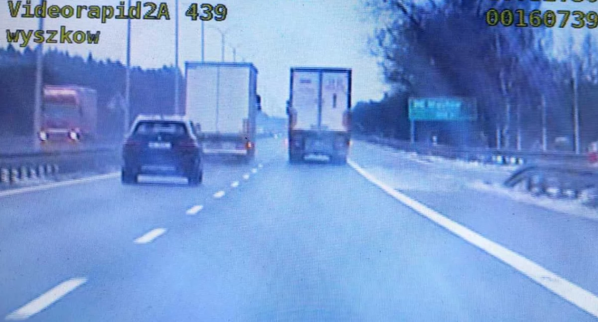 funkcjonariusze prowadzą wzmożone kontrole z użyciem nieoznakowanego radiowozu wyposażonego w wideorejestrator. / Zdjęcie: KPP w Wyszkowie 