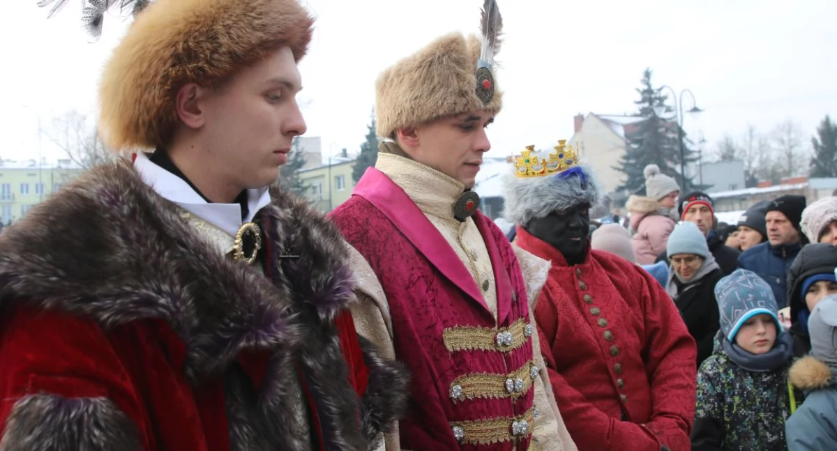 Orszak prowadziła gwiazda oraz Trzej Królowie. / Zdjęcie: Parafia św. Wojciecha w Wyszkowie