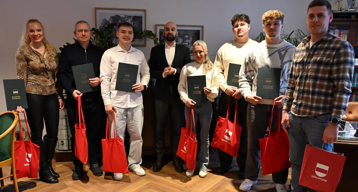 W tym roku wśród stypendystów znaleźli się przedstawiciele zarówno sportów indywidualnych, jak i zespołowych. / Zdjęcie: Gmina Wyszków 