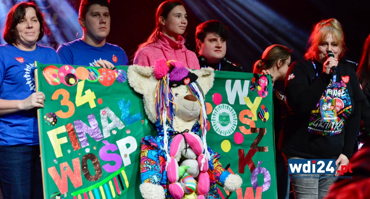 Blisko 200 tysięcy złotych zebranych do puszek wyszkowskiego sztabu na diagnostykę i leczenie chorób przewodu pokarmowego u najmłodszych, zgodnie z hasłem tegorocznego finału: „Zdrowe brzuszki naszych dzieci”. / Zdjęcie: wdi24.pl 