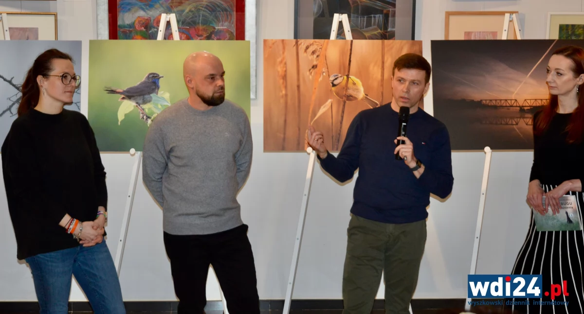Utrwalają nadbużańskie krajobrazy. / Od lewej: Marta Baranowska, Adam Szymański, Rafał Wyszyński oraz z WOK Hutnik, Justyna Pochmara. / Zdjęcie: wdi24.pl  