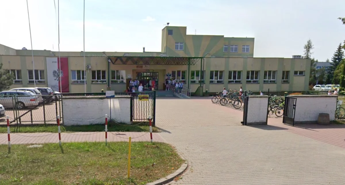 Zdjęcie: SP nr 5 w Wyszkowie / Google Earth 