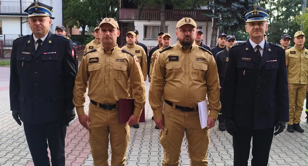 Awanse w wyszkowskiej straży pożarnej. Nowe stanowiska dla siedmiu funkcjonariuszy