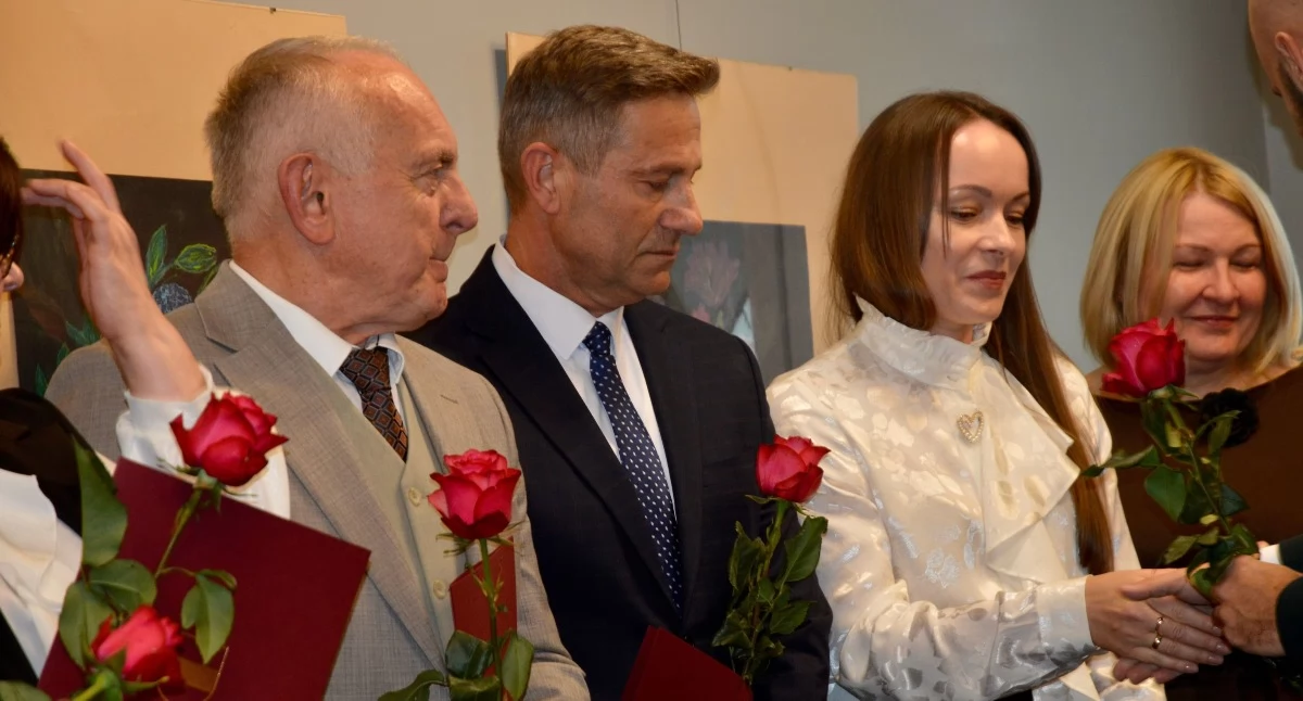 Nagrody dla dyrektorów i awanse nauczycieli. Padły szczególne słowa [foto/wideo]