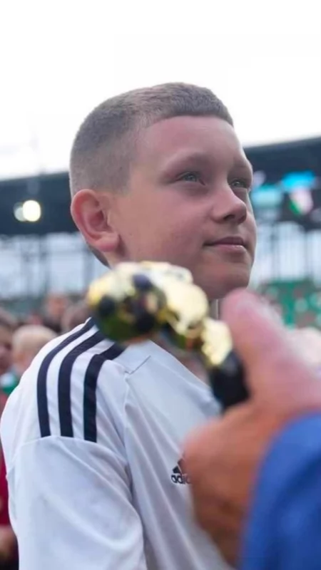 Młody piłkarz z Wyszkowa zdobywa kolejne trofea. Imponująca droga Kacpra Tryca 
